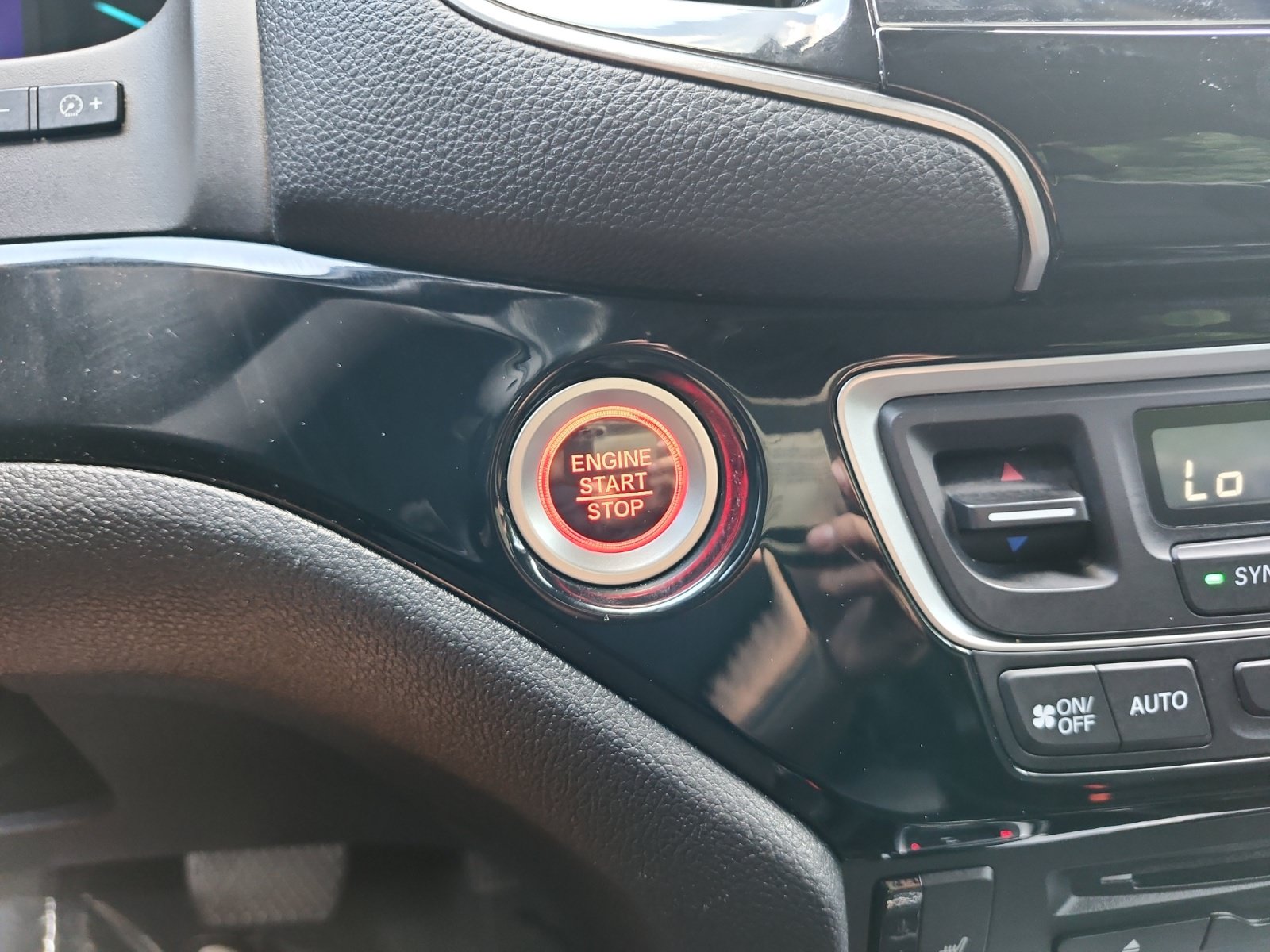 Used 2020 Honda Pilot Touring image 25