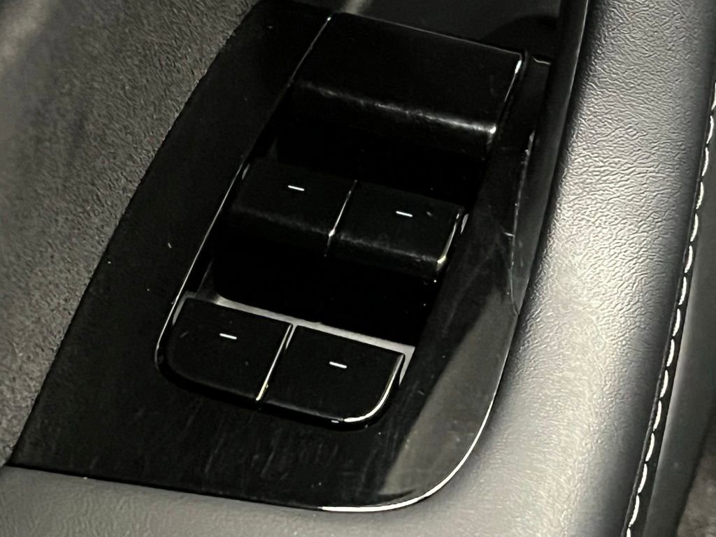 Used 2020 Tesla Model Y Long Range image 14