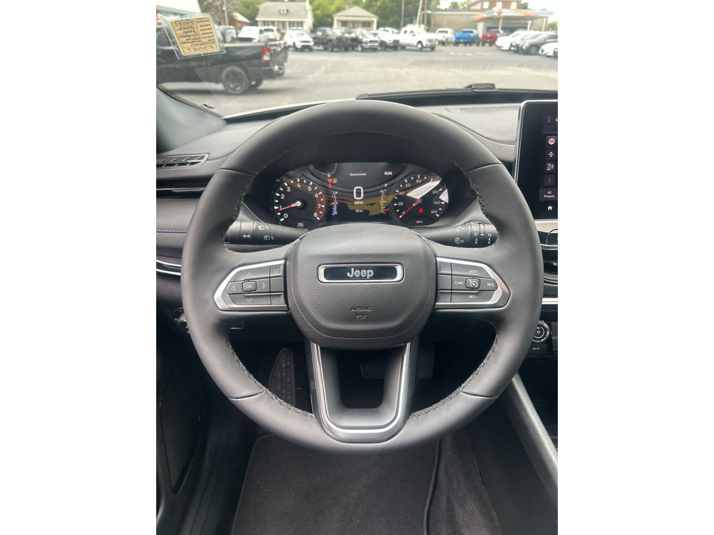 New 2026 Jeep Compass Latitude AWD/4WD image 18