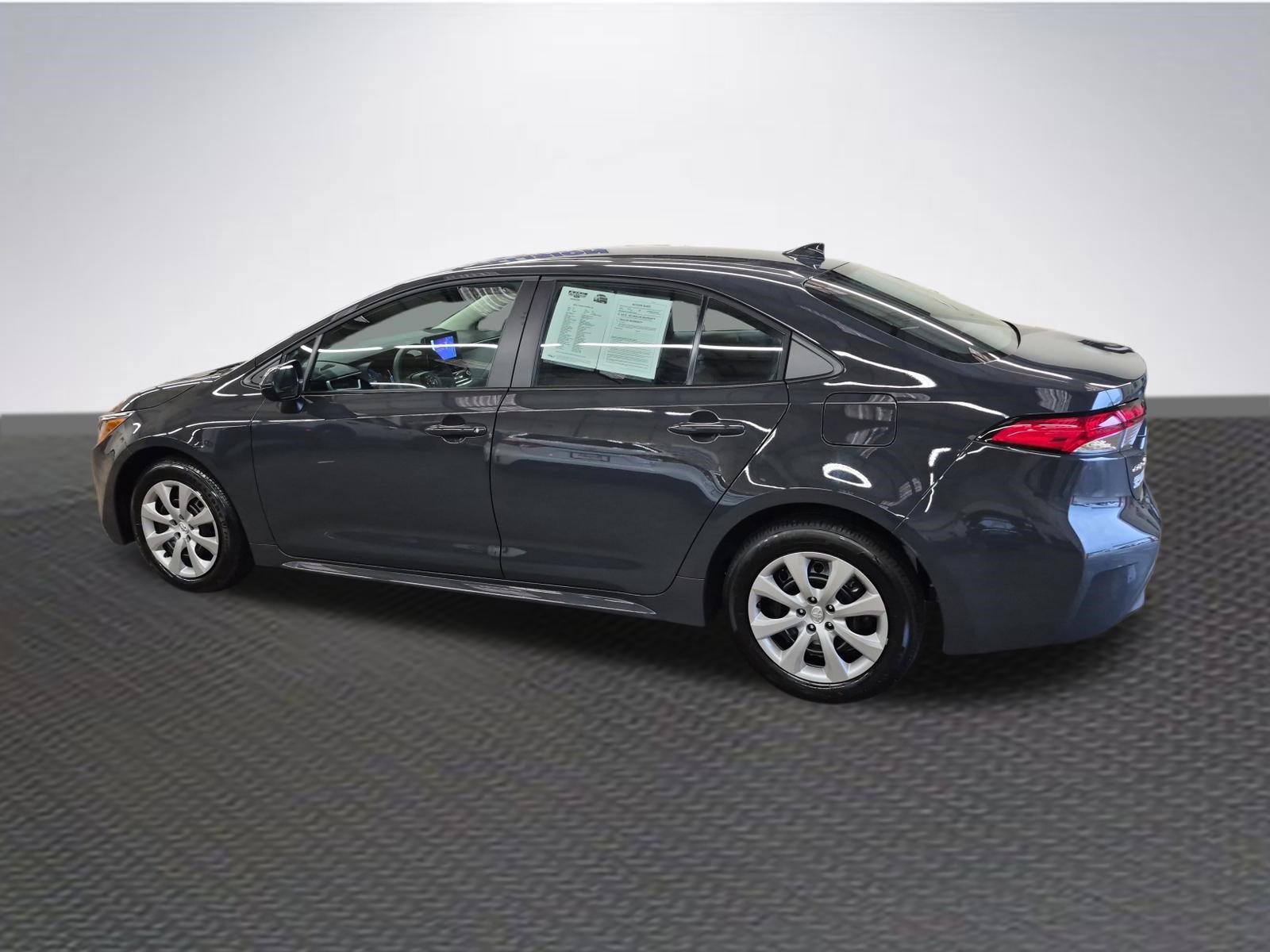 Used 2026 Toyota Corolla LE FWD image 5