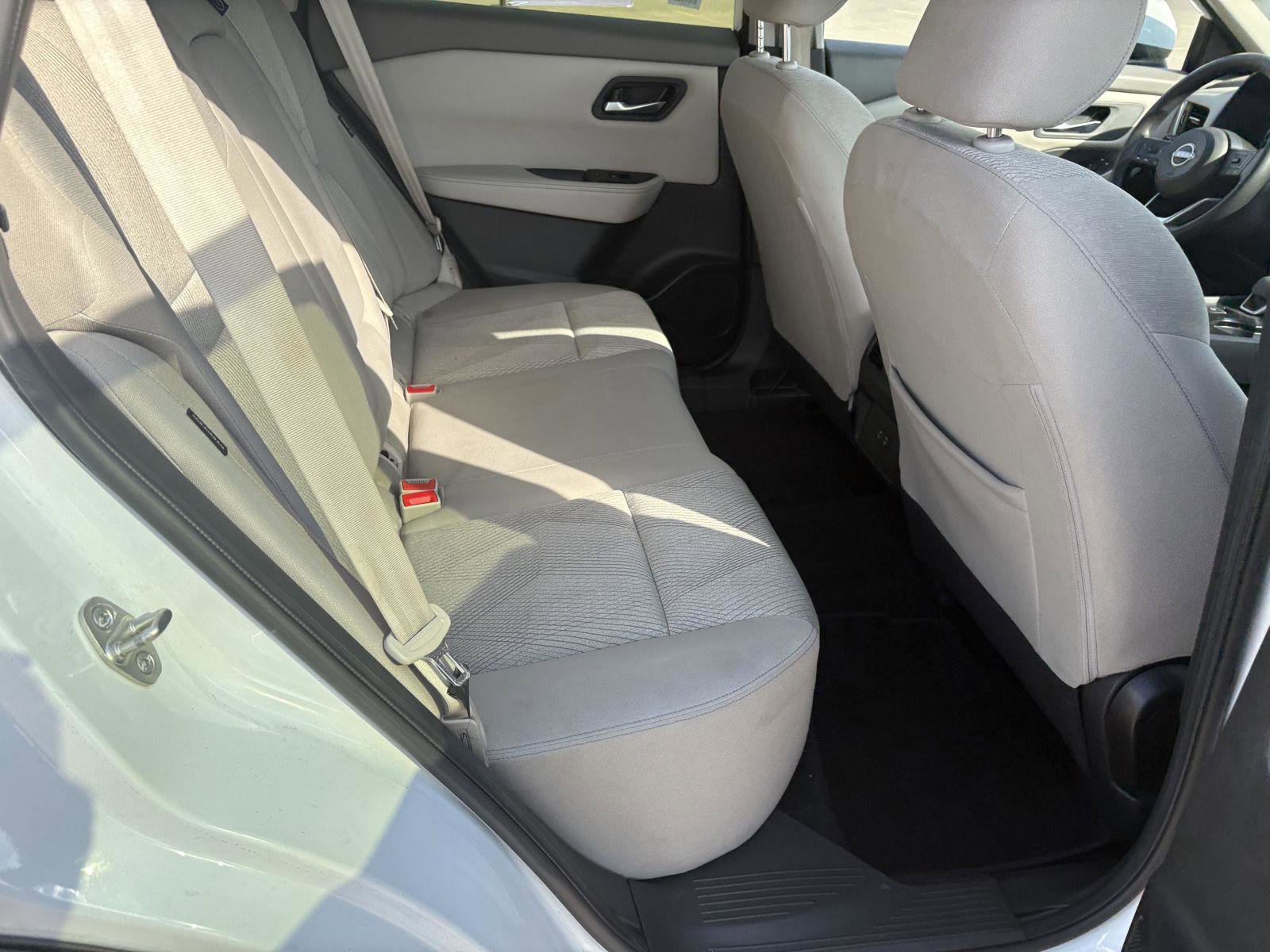 Used 2024 Nissan Rogue SV image 16