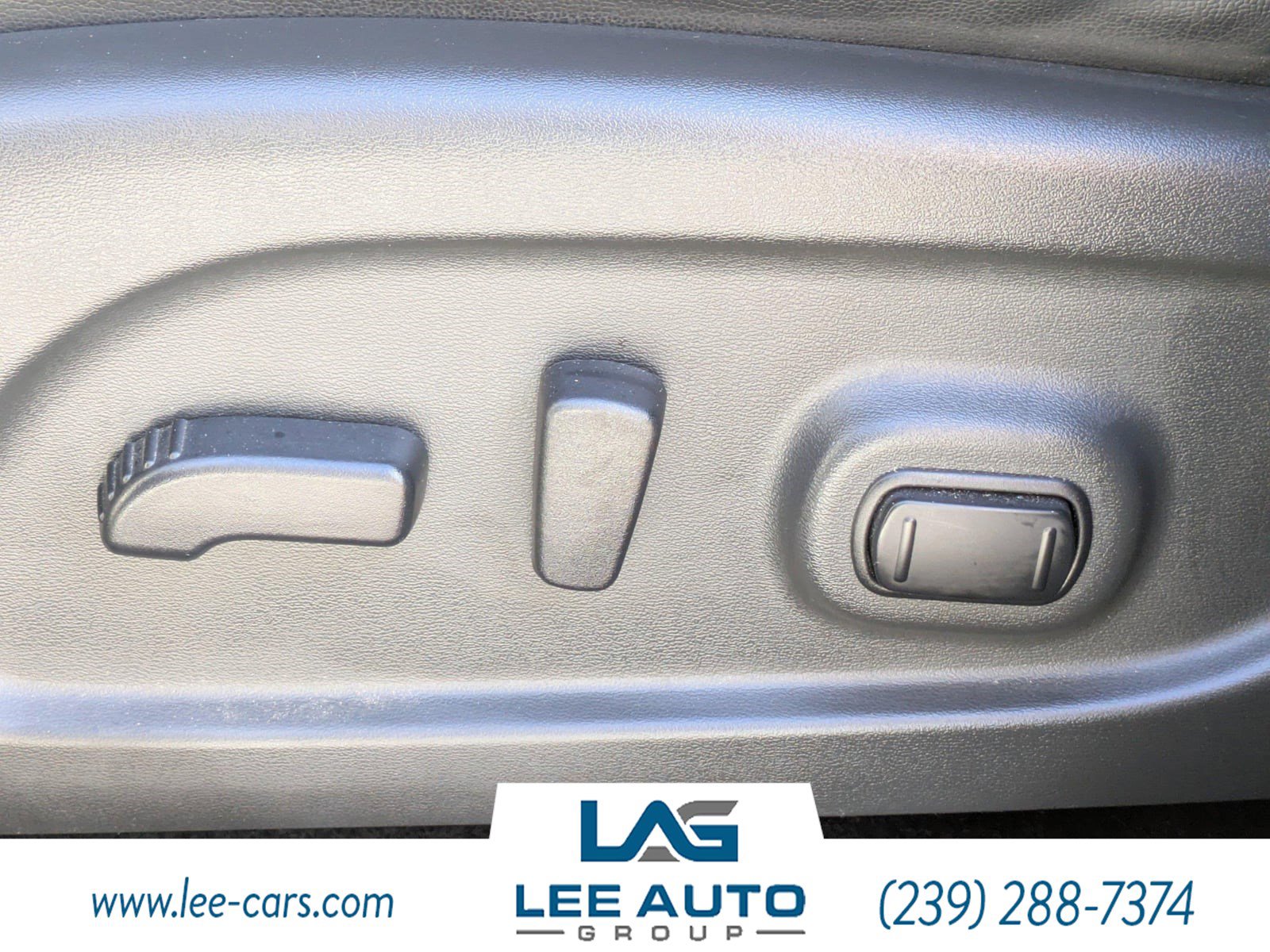 Used 2020 Nissan Pathfinder SL image 18