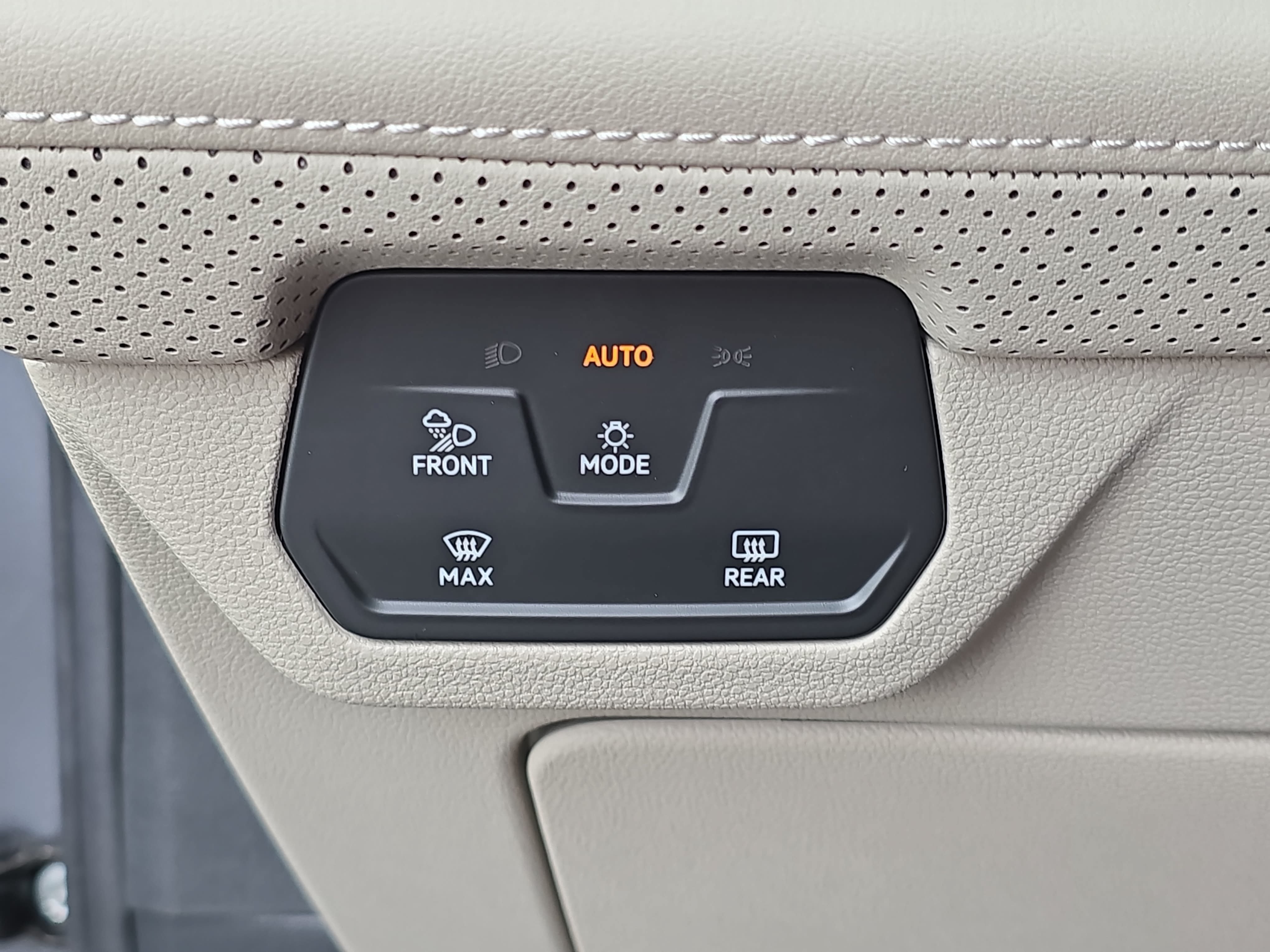 New 2026 Volkswagen Atlas SE FWD image 27