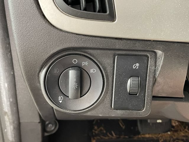 Used 2010 Ford Focus SES FWD image 11