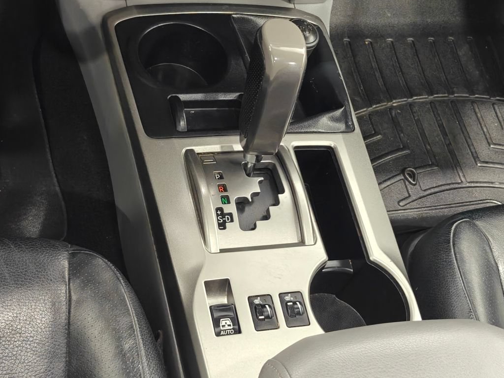 Used 2011 Toyota 4Runner SR5 w/ Premium Pkg w/Leather AWD/4WD image 7