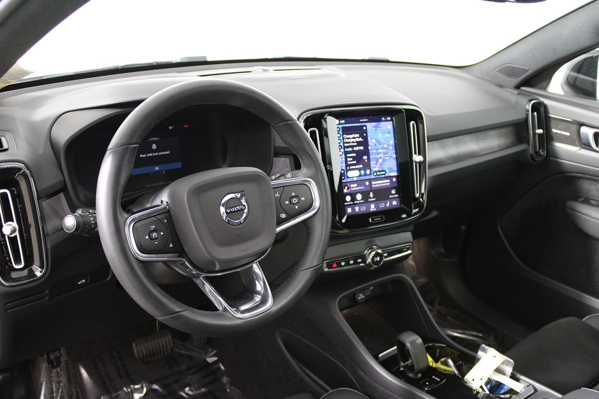 Used 2023 Volvo C40 P8 Recharge Ultimate AWD/4WD image 17