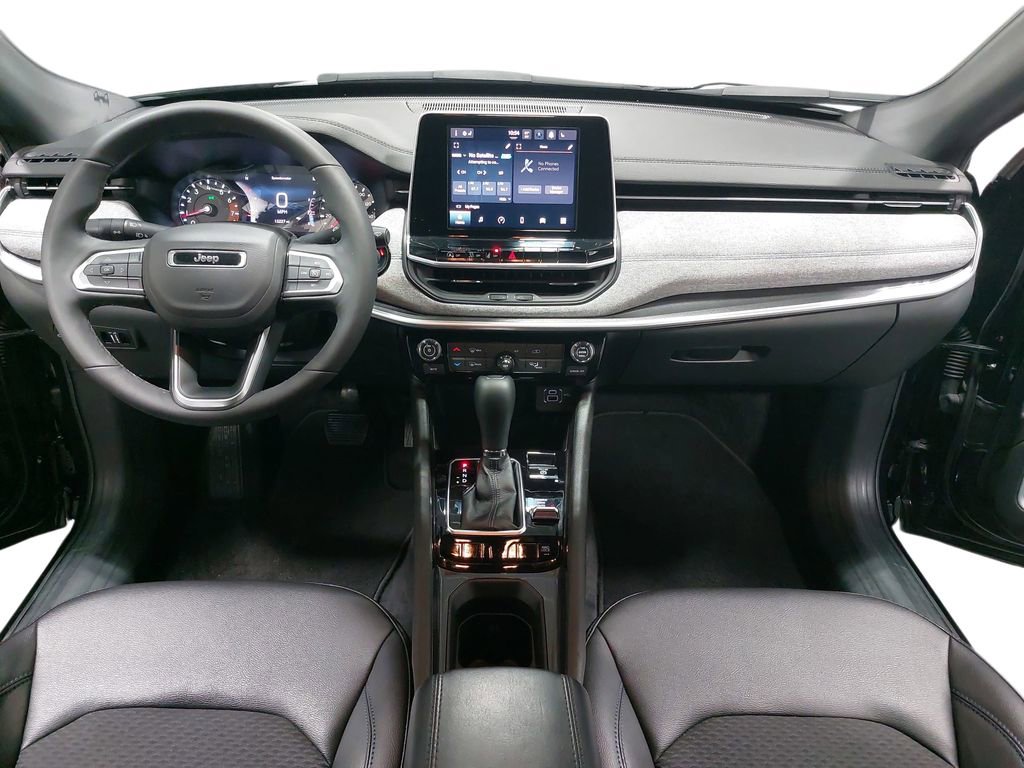 Used 2025 Jeep Compass Latitude AWD/4WD image 9