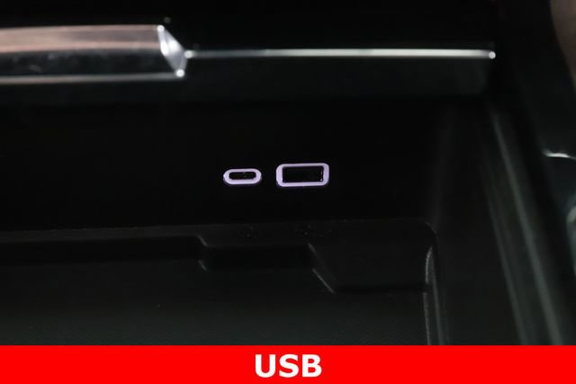 Used 2025 GMC Yukon Denali Ultimate AWD/4WD image 28