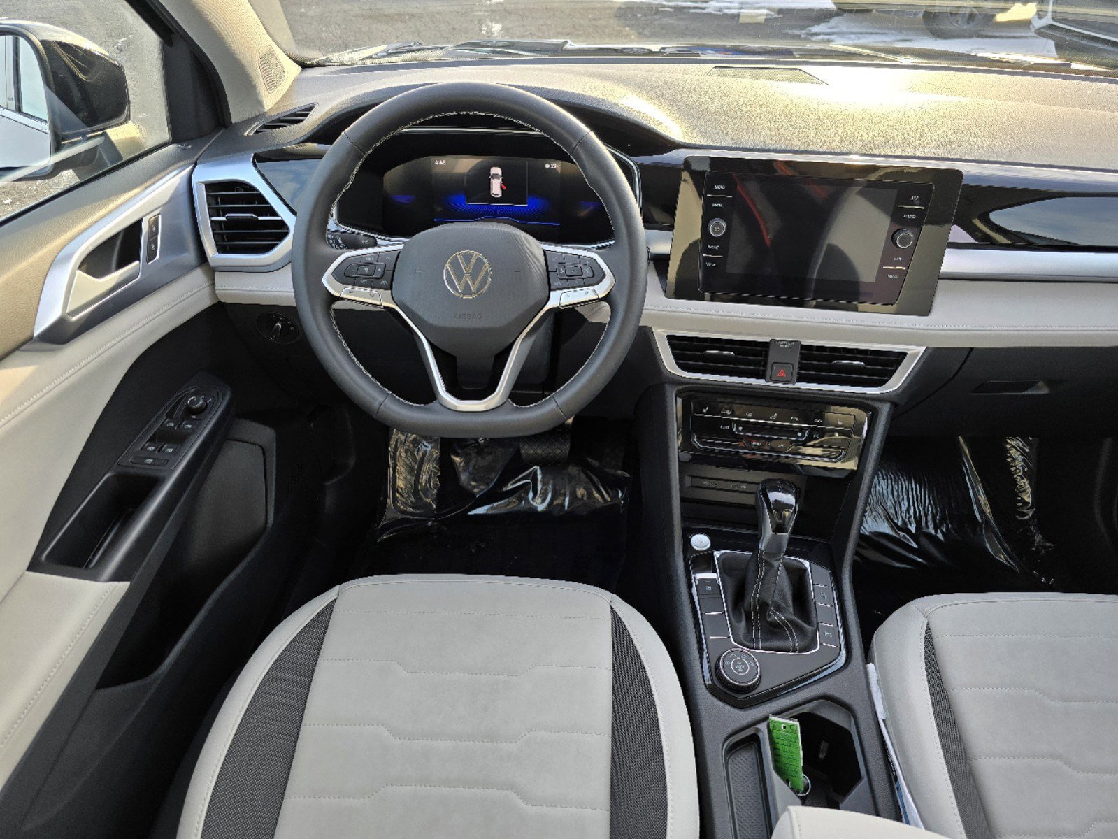 New 2025 Volkswagen Taos SE image 14