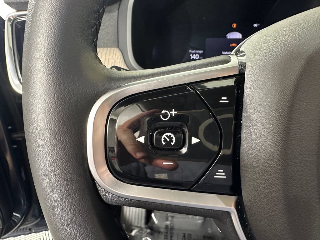 Used 2025 Volvo S90 B6 Plus w/ Protection Package Premier AWD/4WD image 25