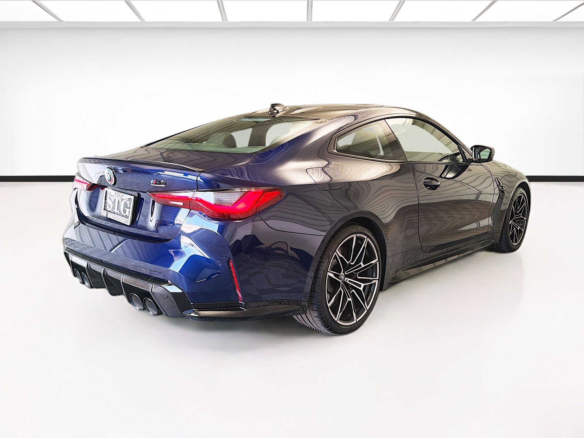 Used 2022 BMW M4 xDrive Competition w/ M Carbon Exterior Package AWD/4WD image 4
