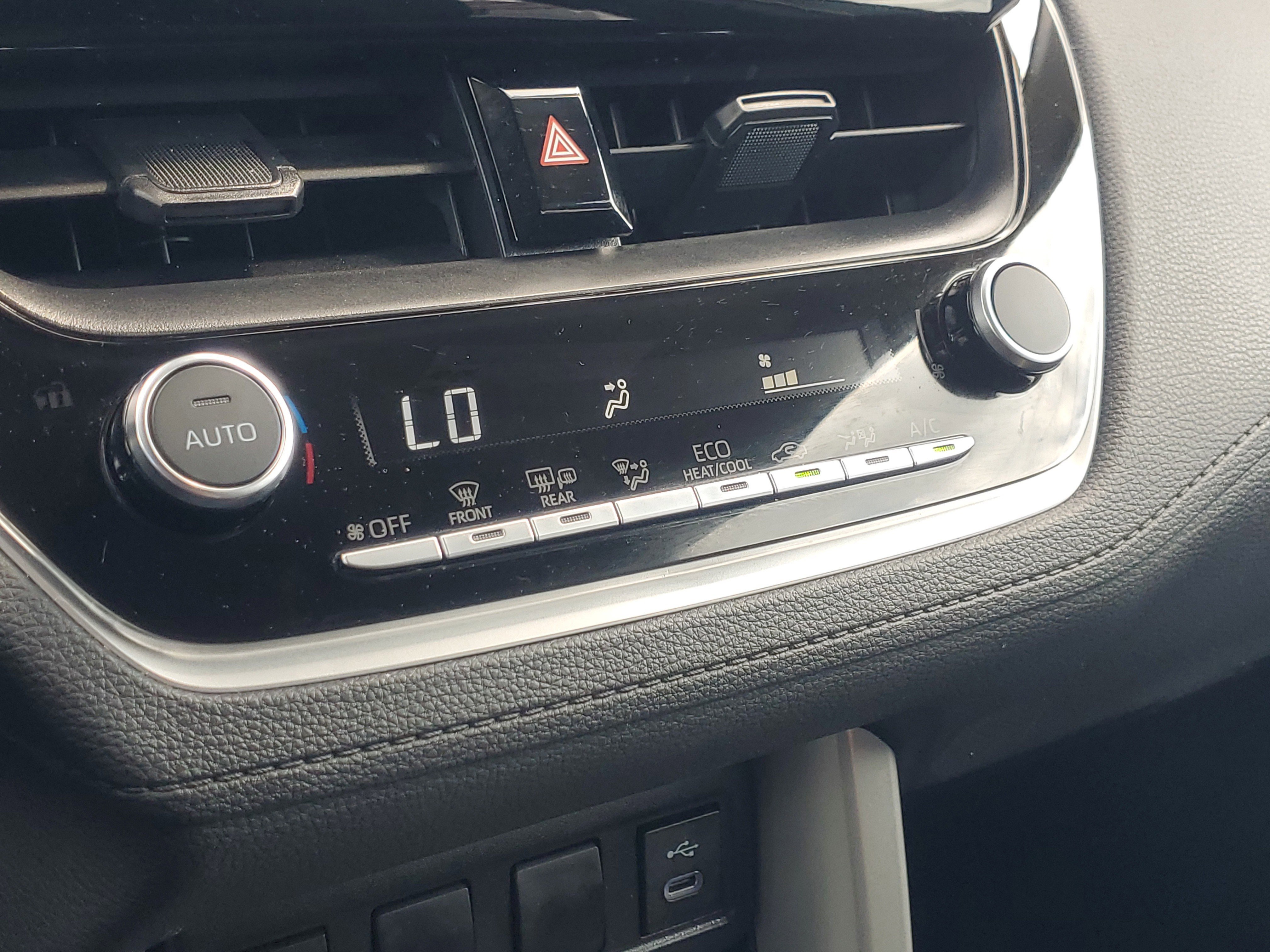 Certified 2025 Toyota Corolla Cross LE FWD image 28