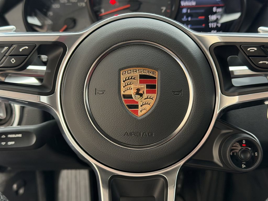 Used 2025 Porsche 718 Cayman w/ Sport Chrono Package image 30