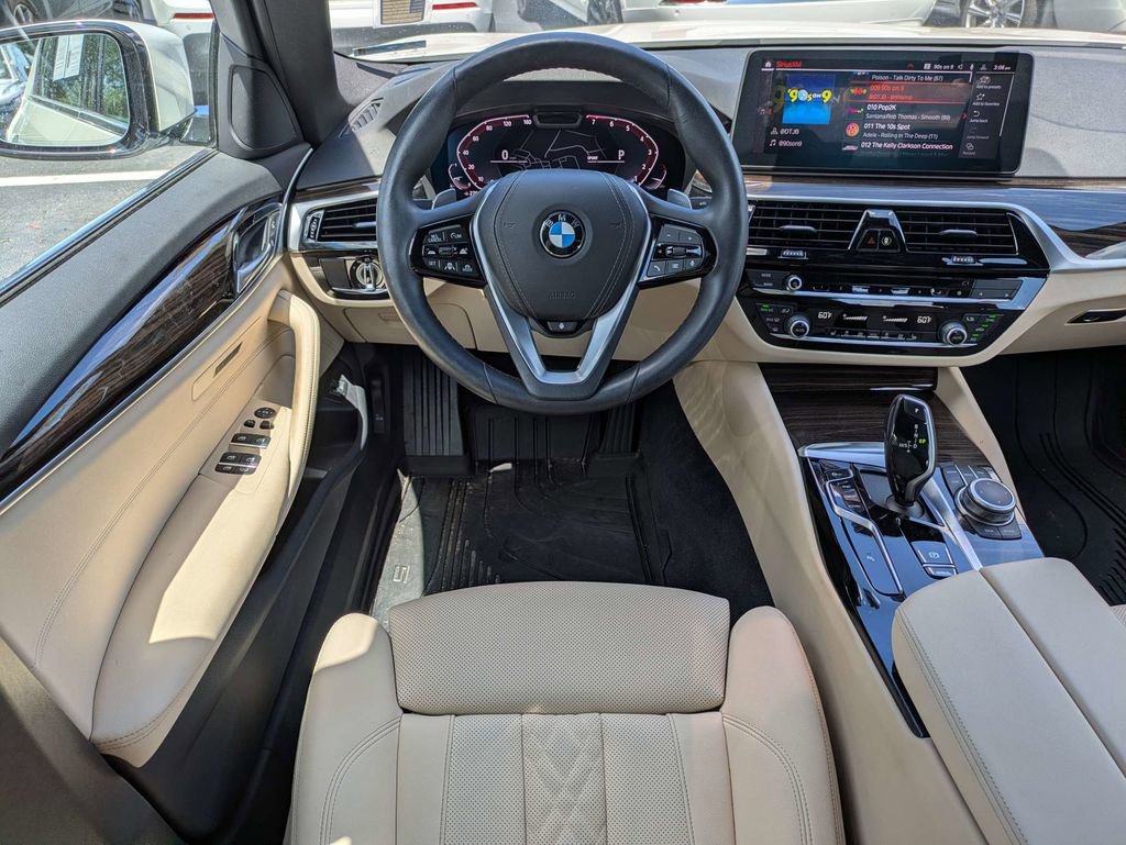 Used 2022 BMW 540i w/ M Sport Package RWD image 17