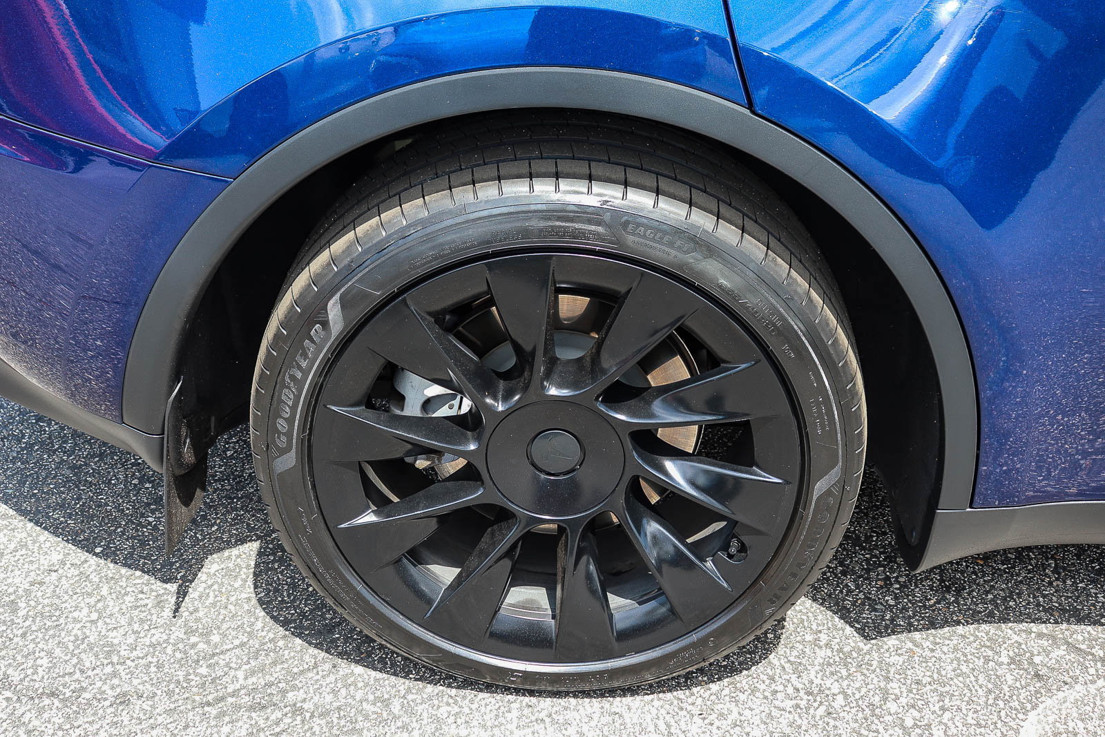 Used 2023 Tesla Model Y Long Range AWD/4WD image 8