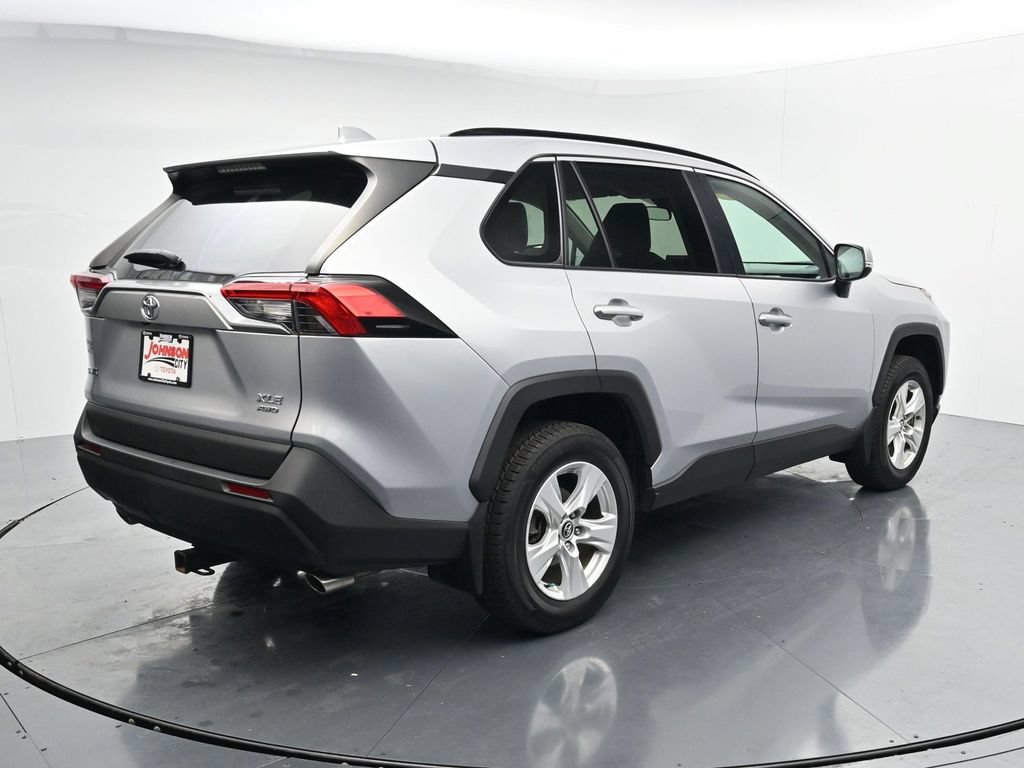 Used 2021 Toyota RAV4 XLE AWD/4WD image 7