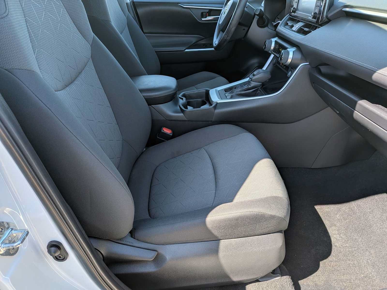 Used 2020 Toyota RAV4 XLE AWD/4WD image 20