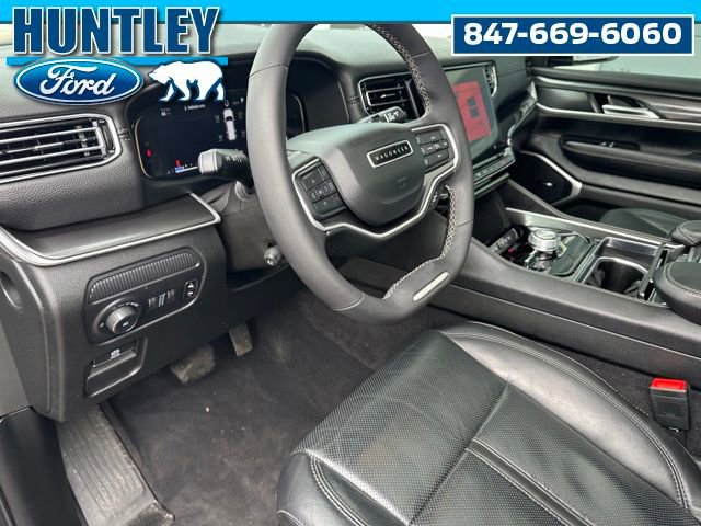 Used 2023 Jeep Wagoneer 4WD w/ Premium Group I image 25
