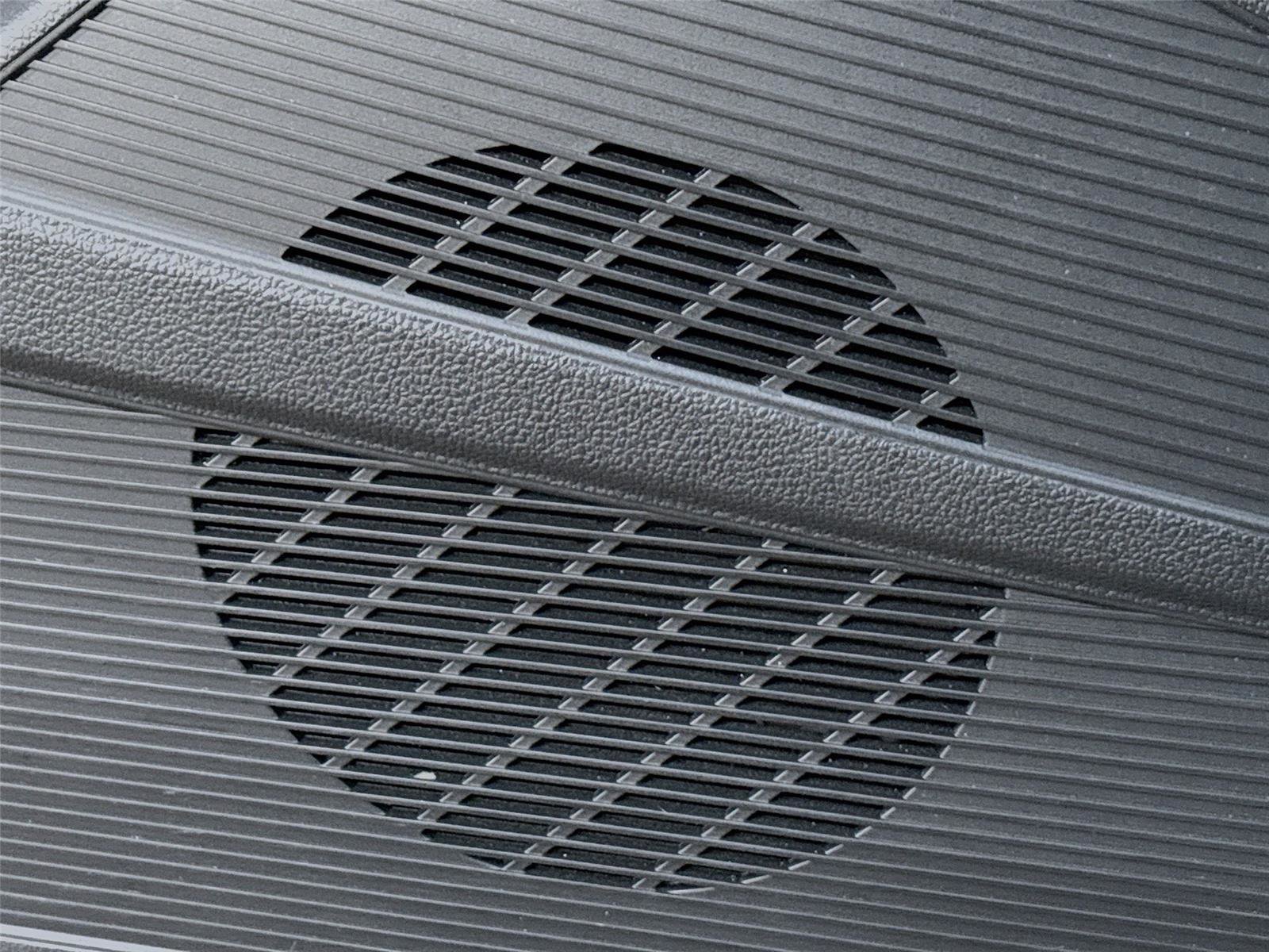 Used 2024 Volkswagen Taos SE image 19