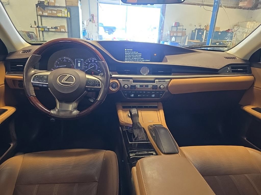 Used 2018 Lexus ES 350 w/ Luxury Package w/Wood Trim FWD image 4
