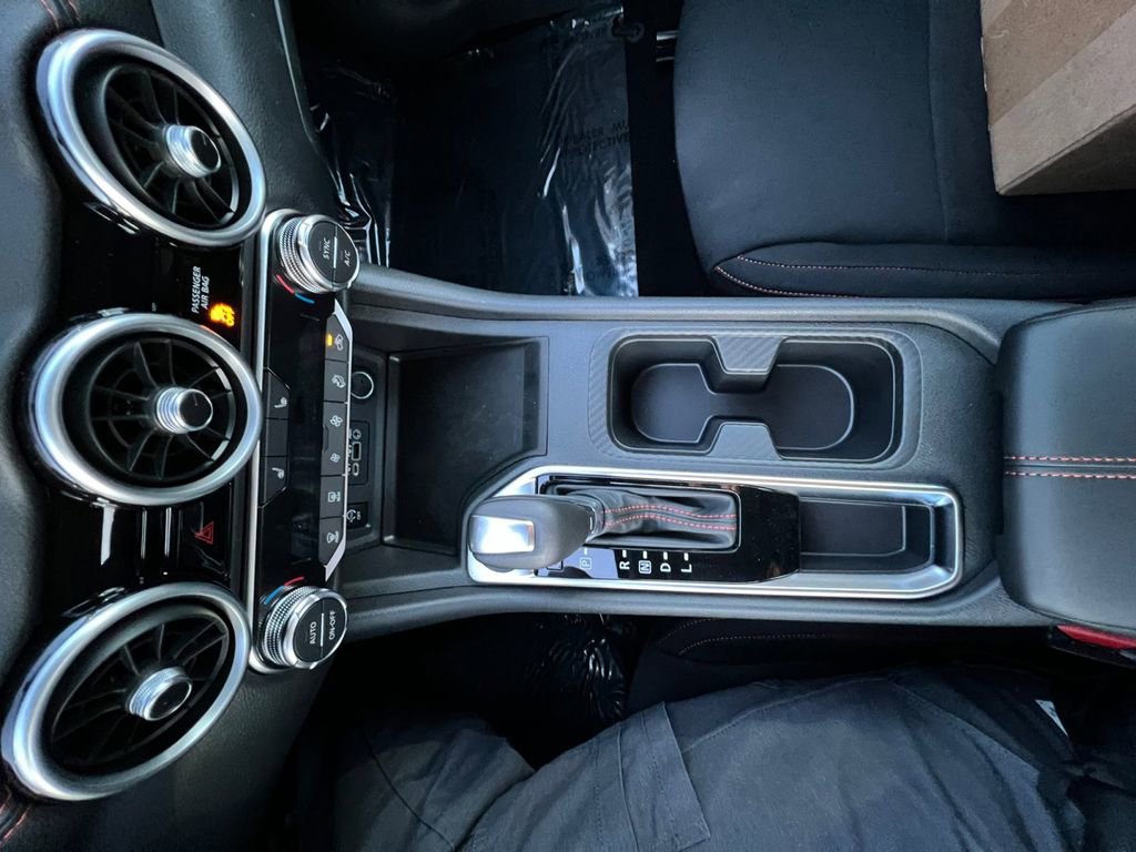 Certified 2025 Nissan Sentra SR image 24