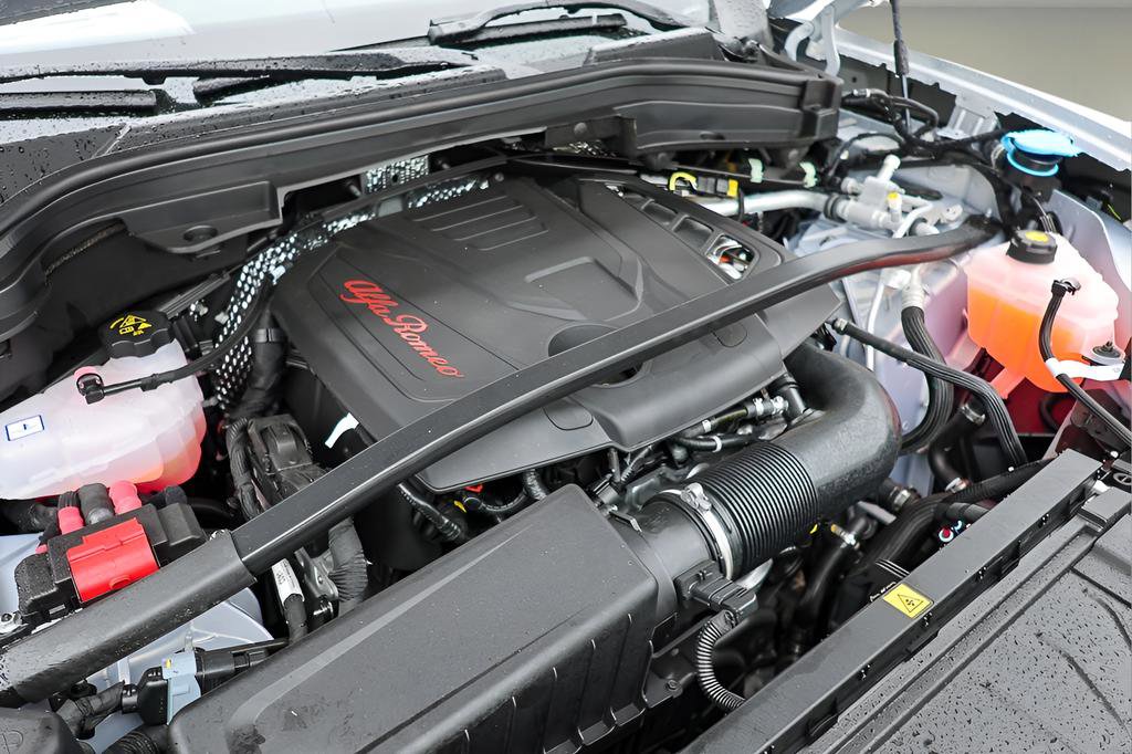 New 2025 Alfa Romeo Stelvio Sprint image 24