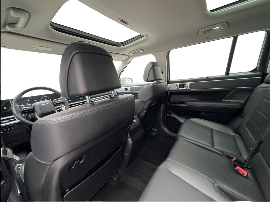 Used 2025 Hyundai Santa Fe Limited FWD image 25