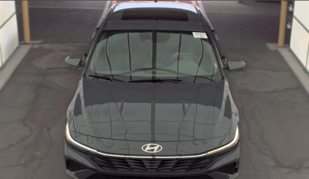 Used 2025 Hyundai Elantra SEL FWD image 3