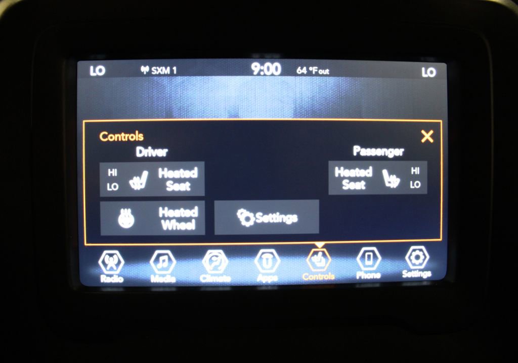 Used 2020 Jeep Renegade Latitude w/ Cold Weather Group image 17