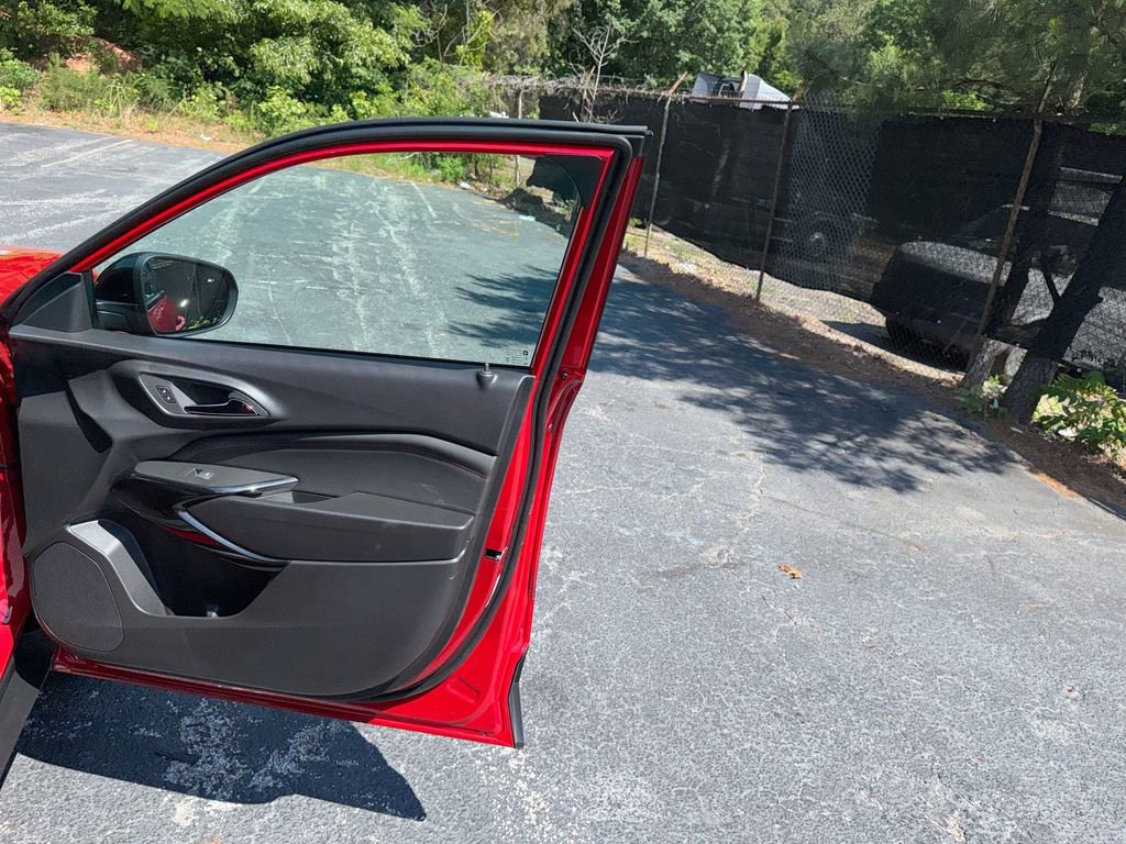 New 2026 Chevrolet Trax RS w/ Driver Confidence Package FWD image 32