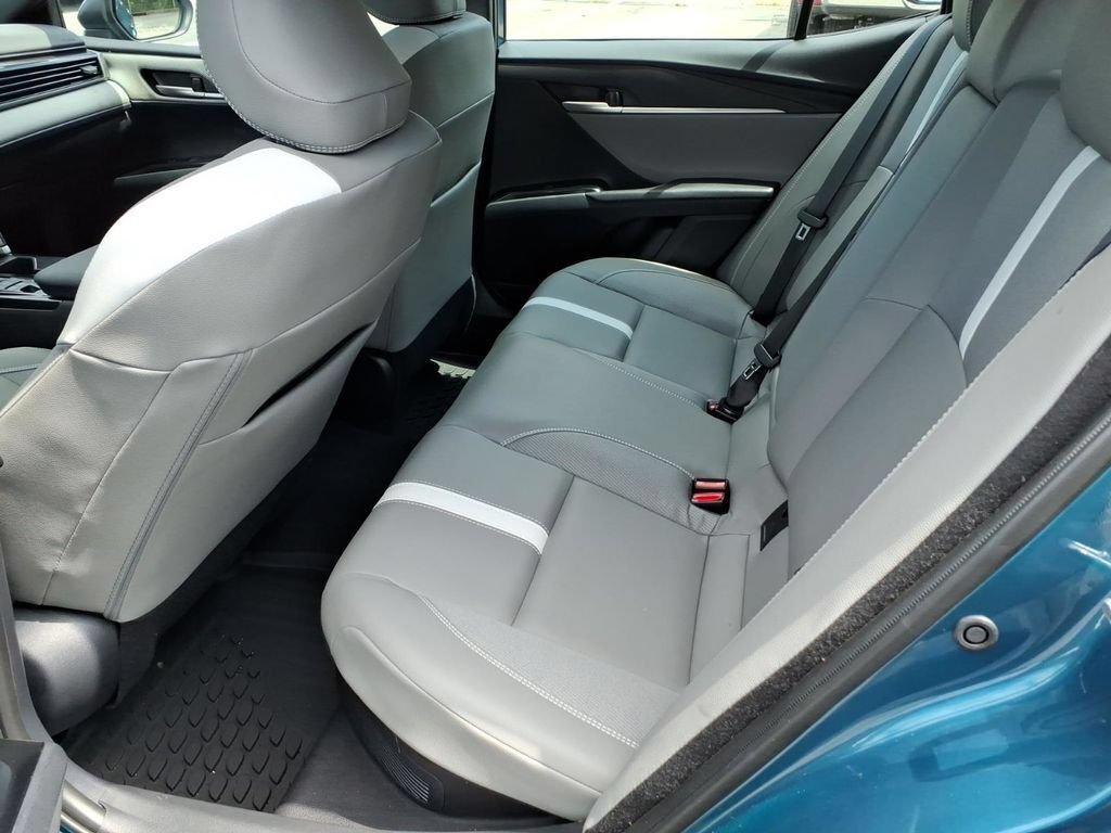 Used 2026 Toyota Camry SE w/ Convenience Package FWD image 17