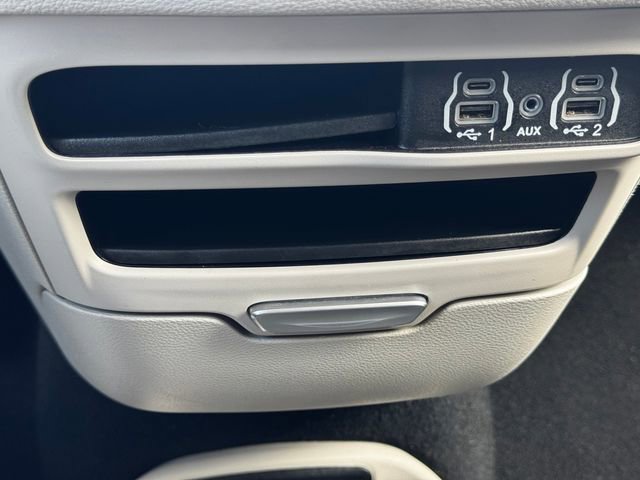 Certified 2024 Chrysler Pacifica Select image 40