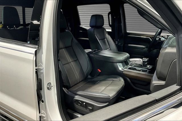 Certified 2025 Chevrolet Silverado 1500 High Country w/ Technology Package AWD/4WD image 27