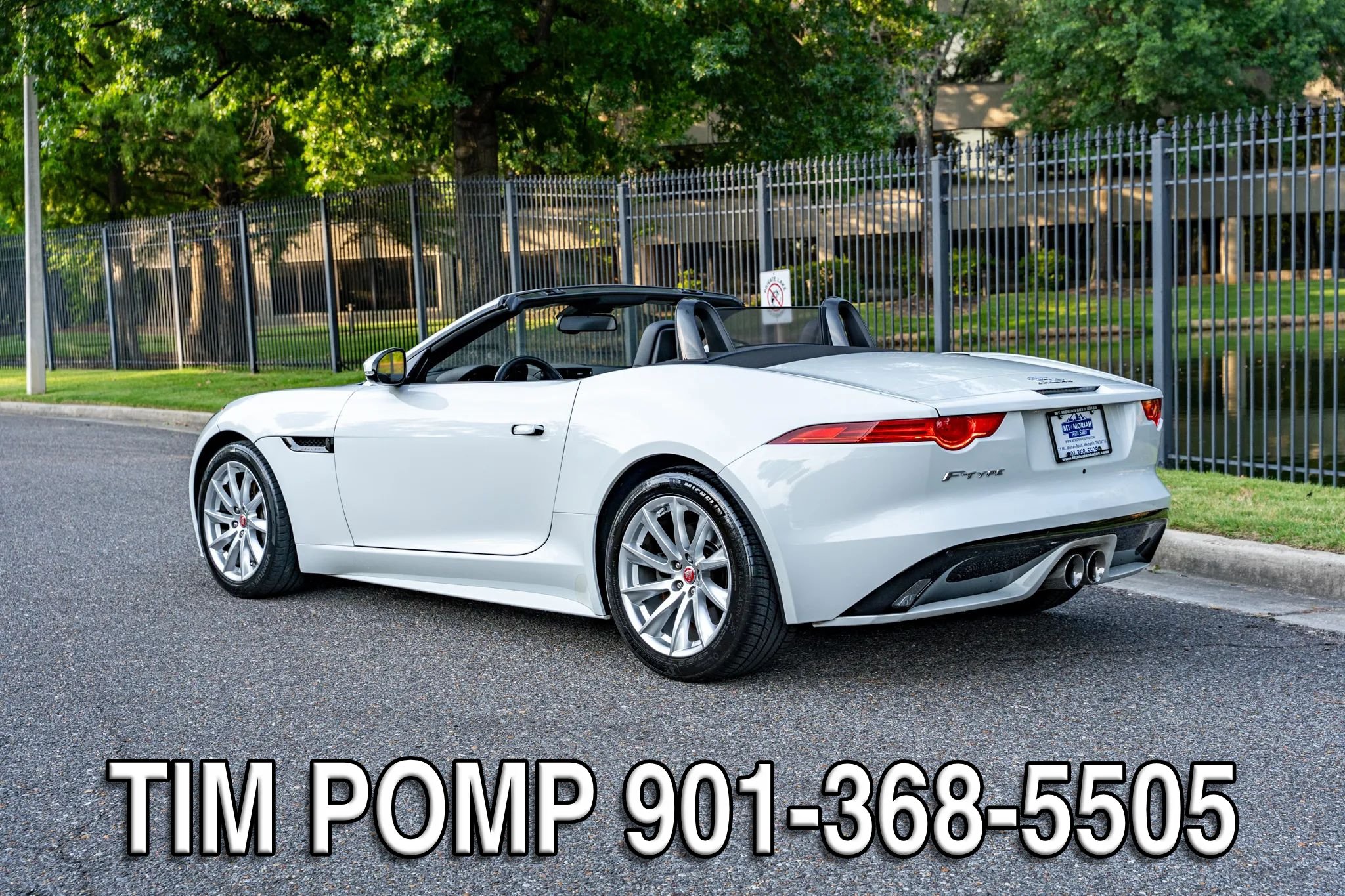 Used 2017 Jaguar F-TYPE Convertible RWD image 8