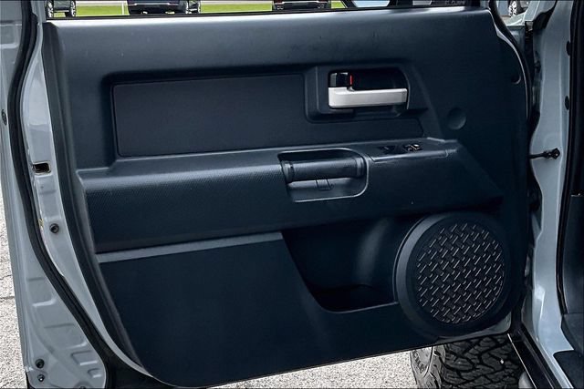 Used 2014 Toyota FJ Cruiser 4WD w/ Convenience Package image 20