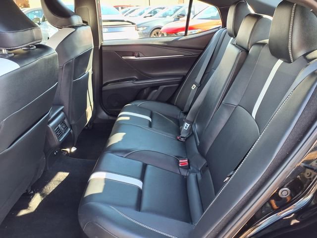 Used 2025 Toyota Camry SE FWD image 22