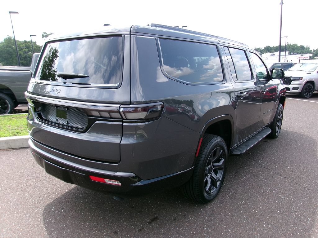 New 2026 Jeep Grand Wagoneer L Limited w/ Convenience Group I AWD/4WD image 3