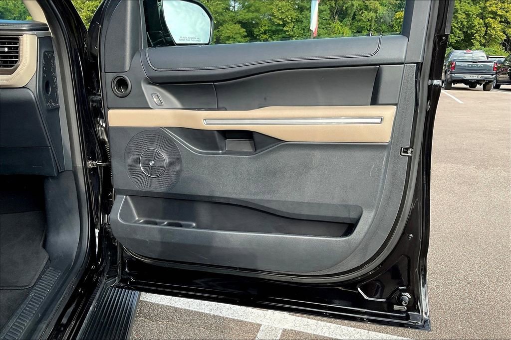Used 2024 Ford Expedition Max Limited image 24
