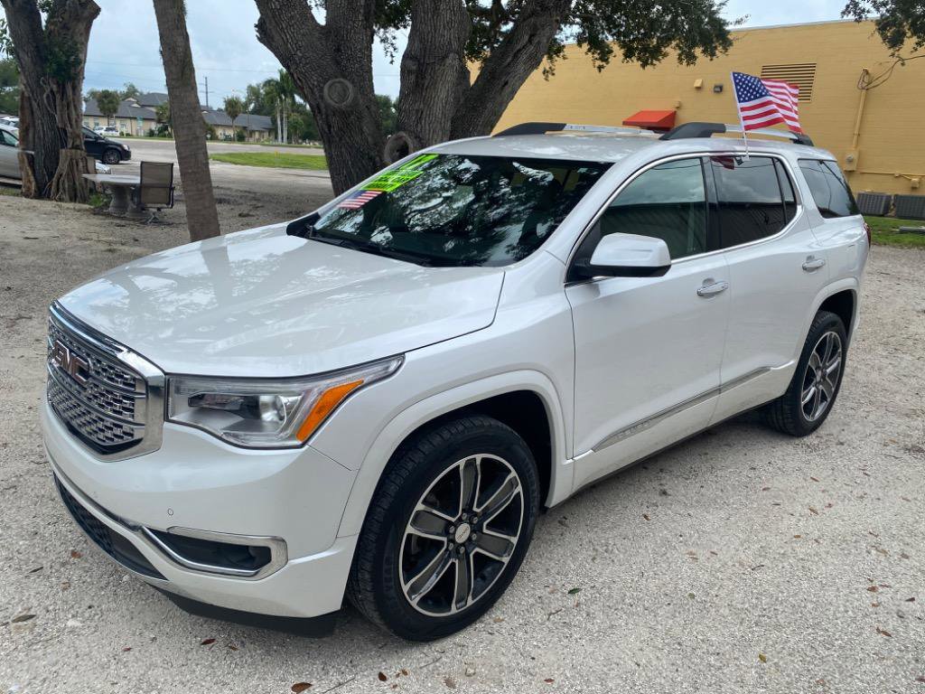 Used 2017 GMC Acadia Denali w/ Technology Package image 3