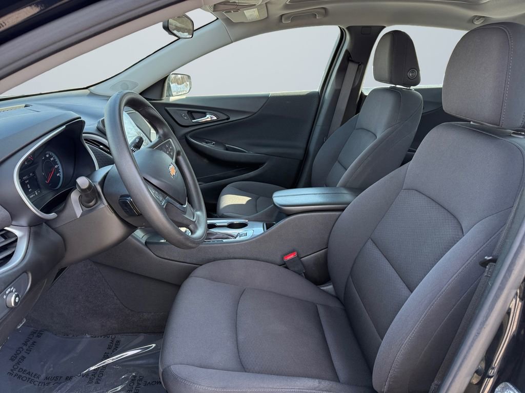 Used 2022 Chevrolet Malibu LT image 9