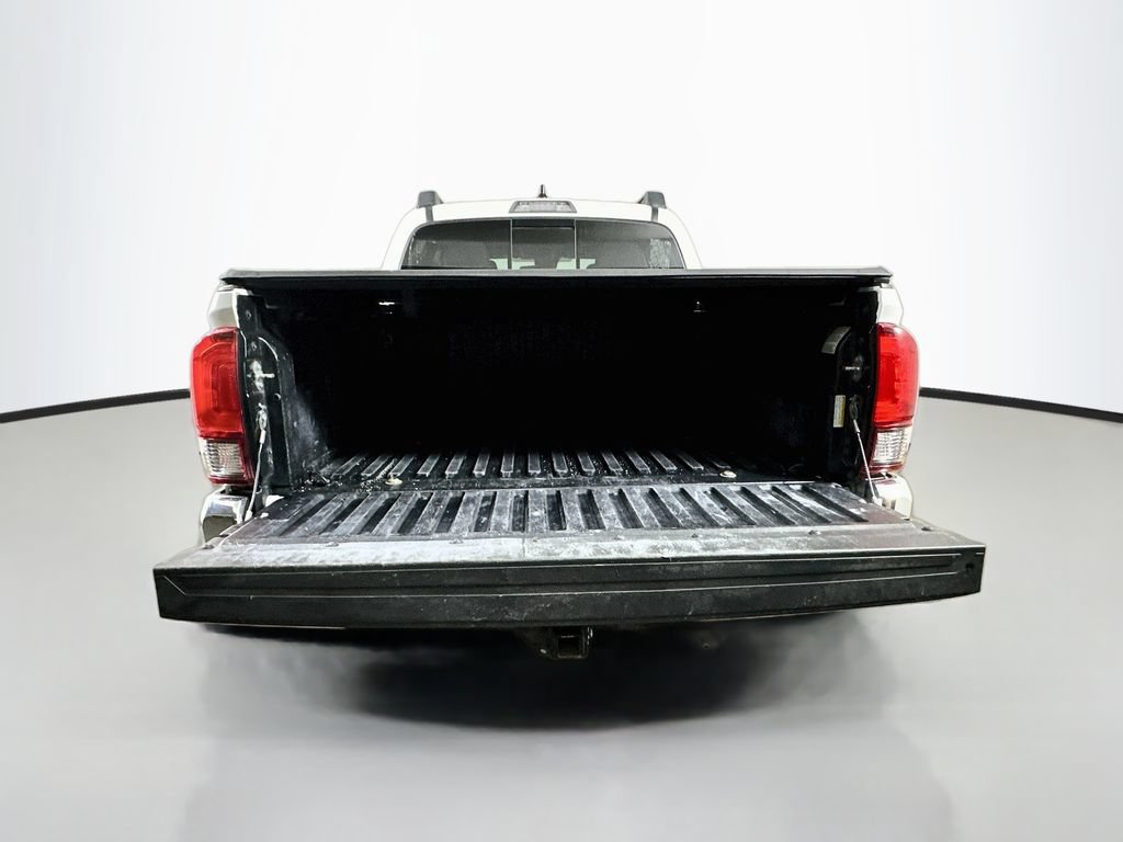 Used 2021 Toyota Tacoma SR5 RWD image 33