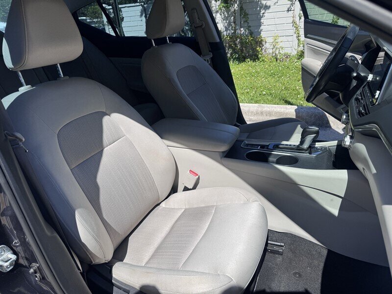 Used 2019 Nissan Altima 2.5 SV FWD image 17