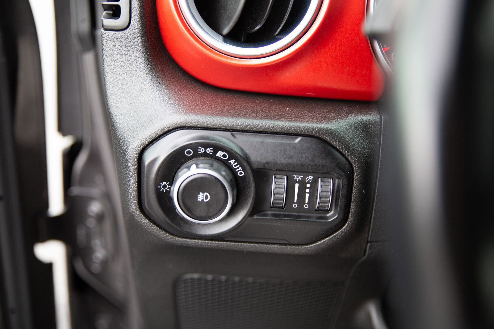 Used 2021 Jeep Wrangler Unlimited Rubicon AWD/4WD image 19