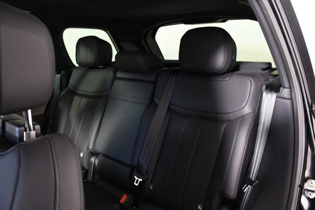 Certified 2025 Land Rover Range Rover SE image 27
