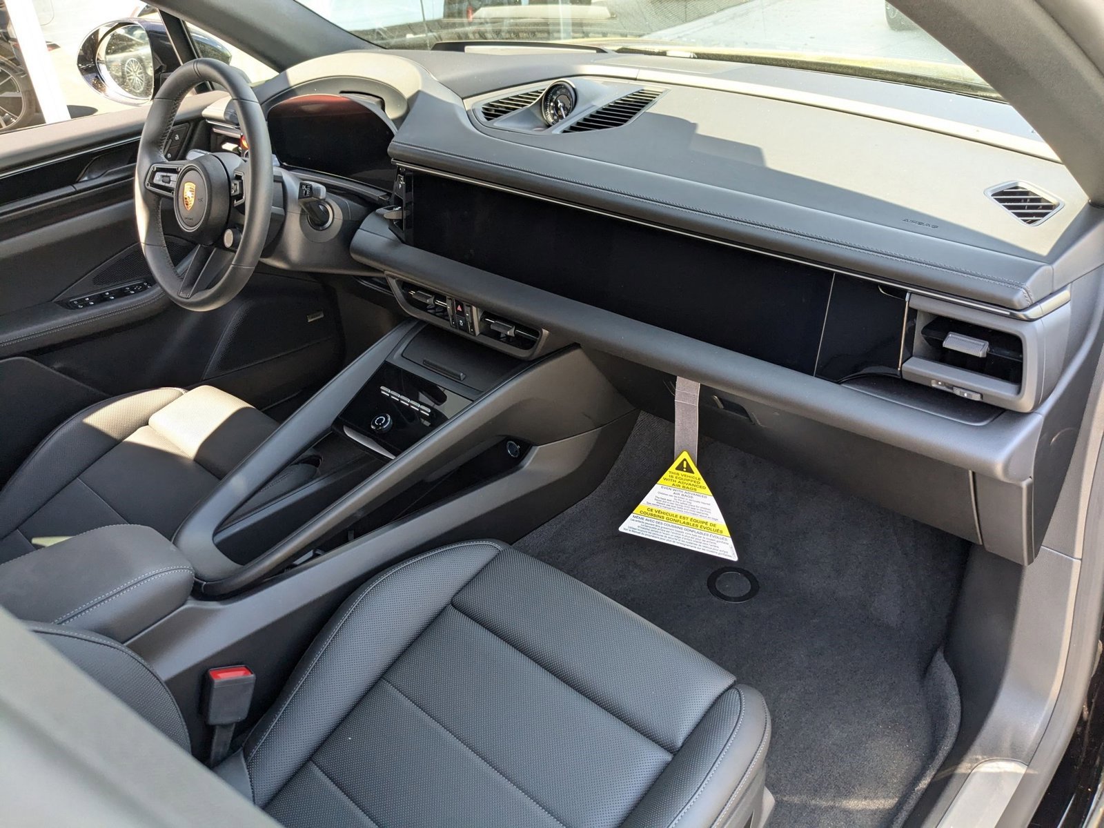 New 2024 Porsche Macan 4 Electric image 26