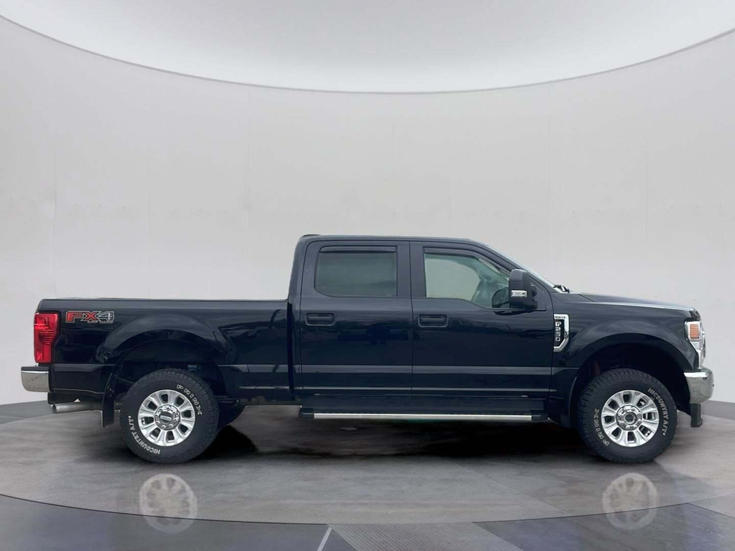 Used 2022 Ford F250 XL w/ STX Appearance Package image 7