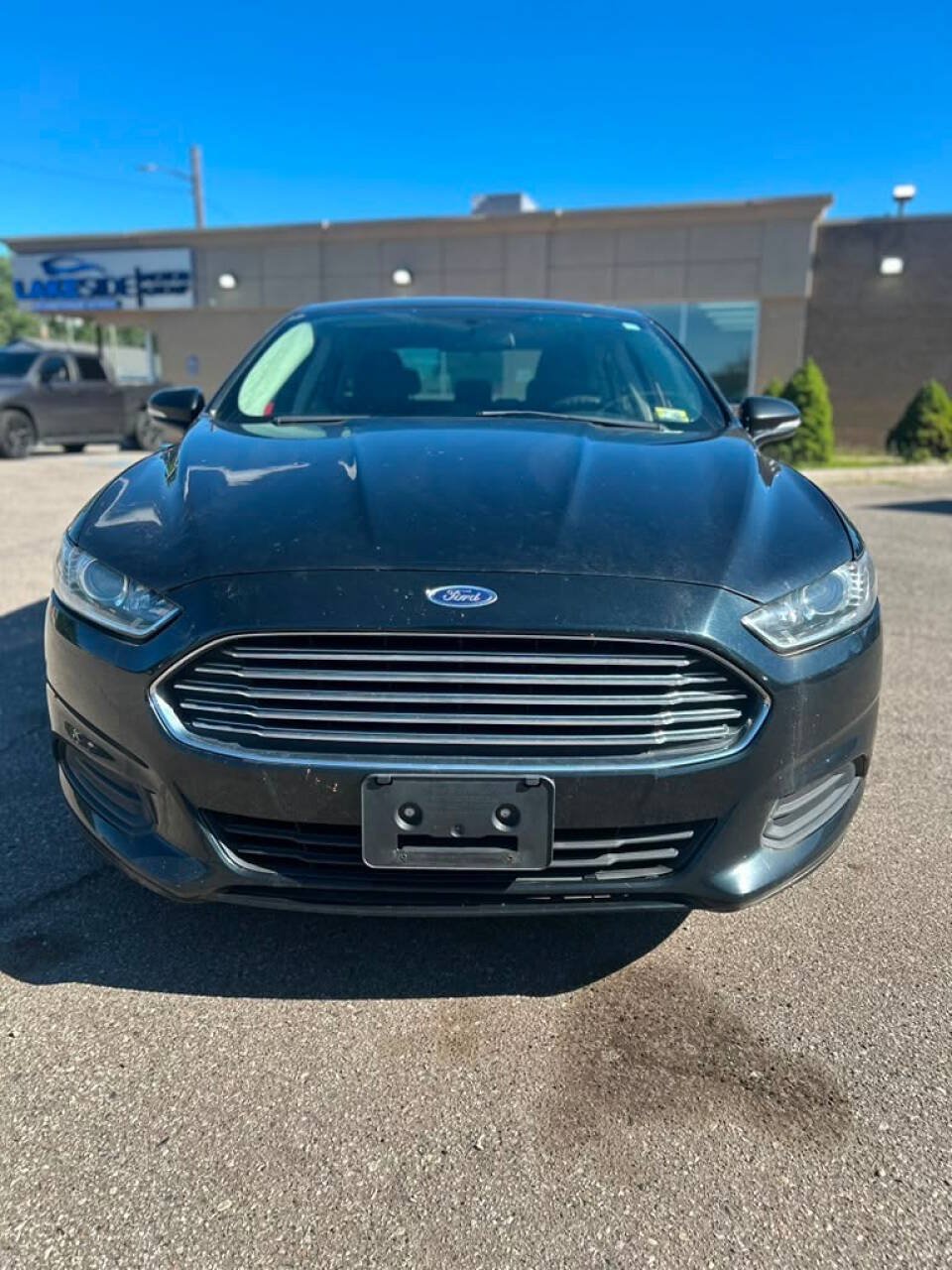 Used 2014 Ford Fusion SE FWD image 2