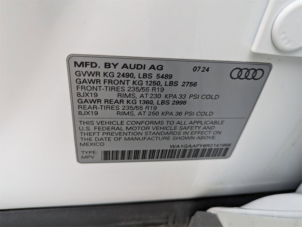 Used 2024 Audi Q5 2.0T Premium w/ Convenience Package image 40