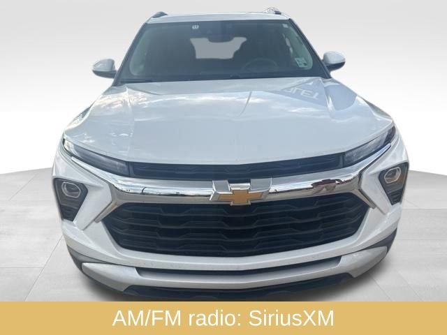 Used 2024 Chevrolet TrailBlazer LT image 2