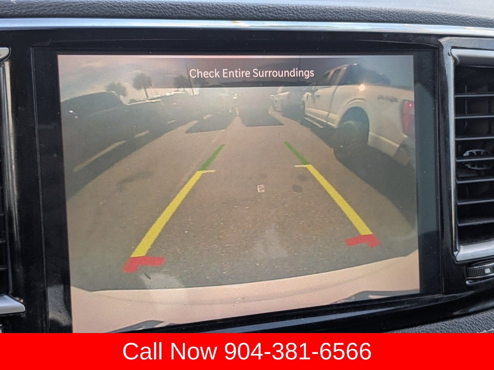 Used 2024 Chrysler Pacifica Limited FWD image 21